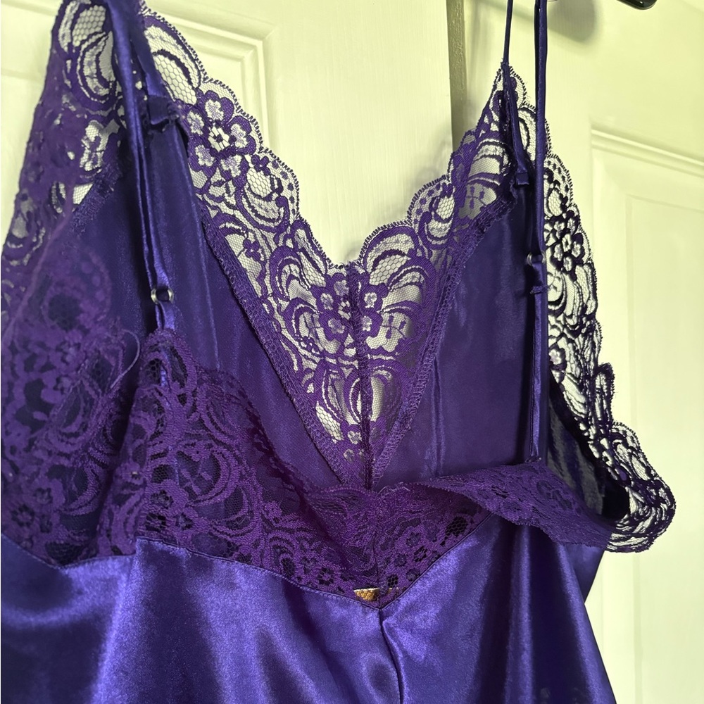 Beautiful satin lace purple bodysuit - Picture 5 of 7
